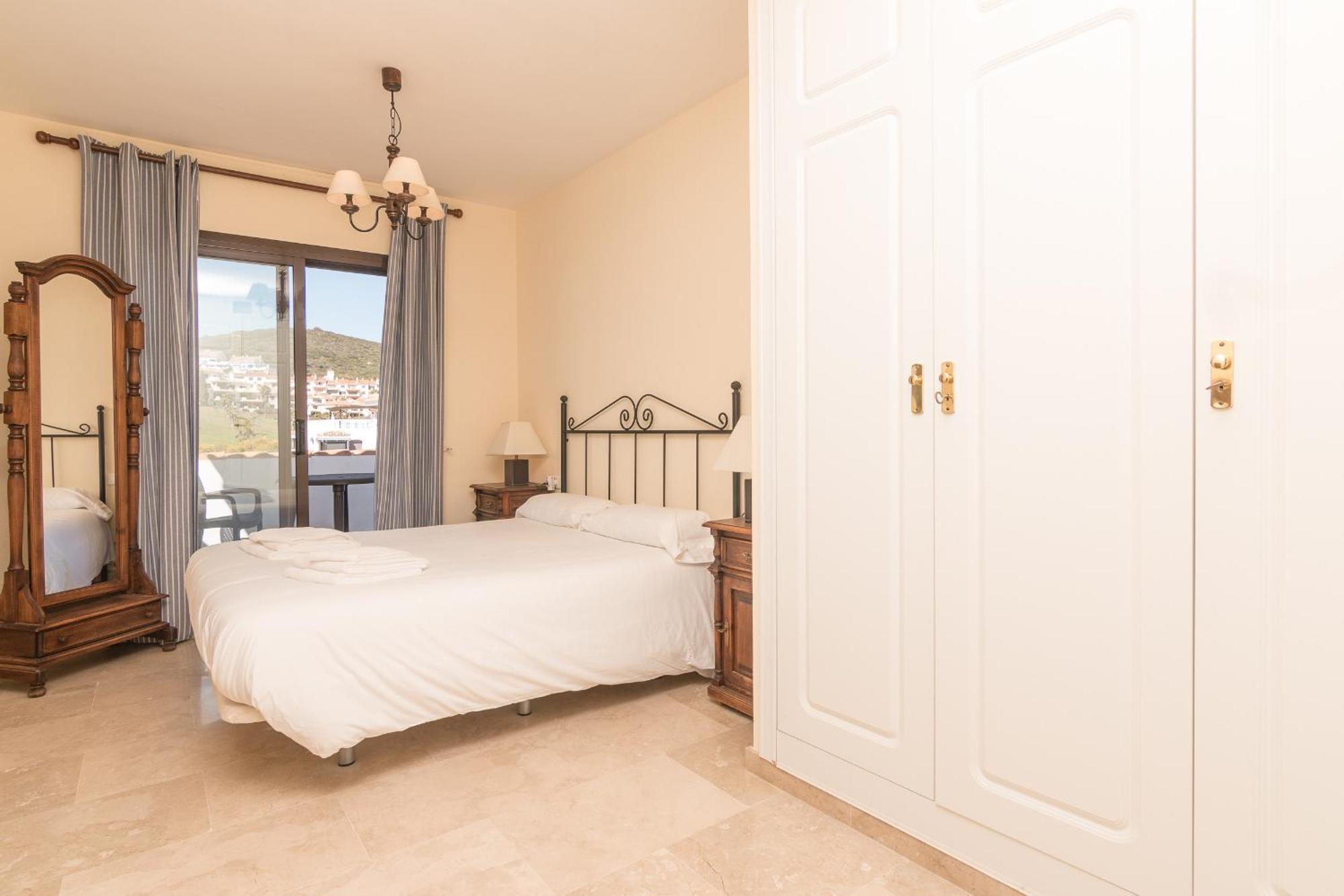 2233-Lovely 2 Bedrooms On The Beach, Pool And Port Manilva Exterior foto