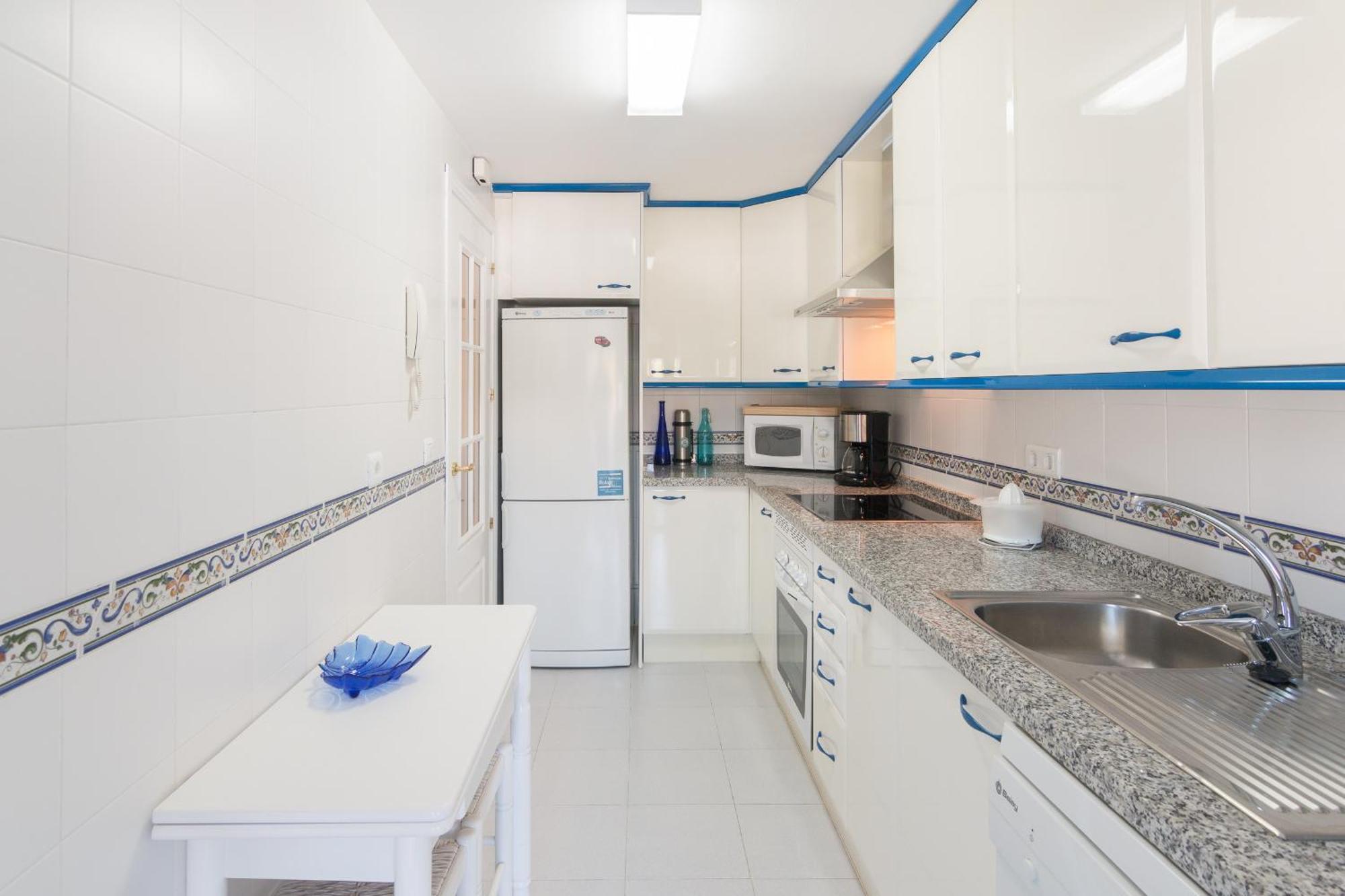 2233-Lovely 2 Bedrooms On The Beach, Pool And Port Manilva Exterior foto