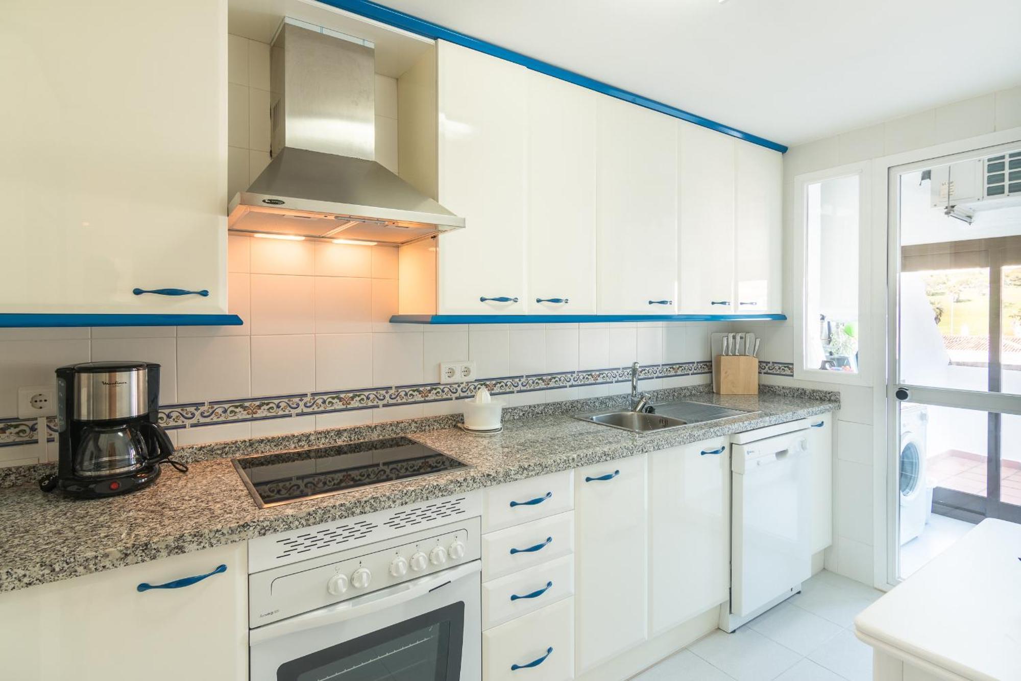2233-Lovely 2 Bedrooms On The Beach, Pool And Port Manilva Exterior foto
